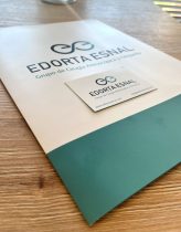 Diseño de carpetas y tarjetas de visita en Vitoria-Gasteiz